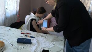 Read more about the article Pomoć samohranoj majci Dragani Milovanović i njenim ćerkama bliznakinjama.