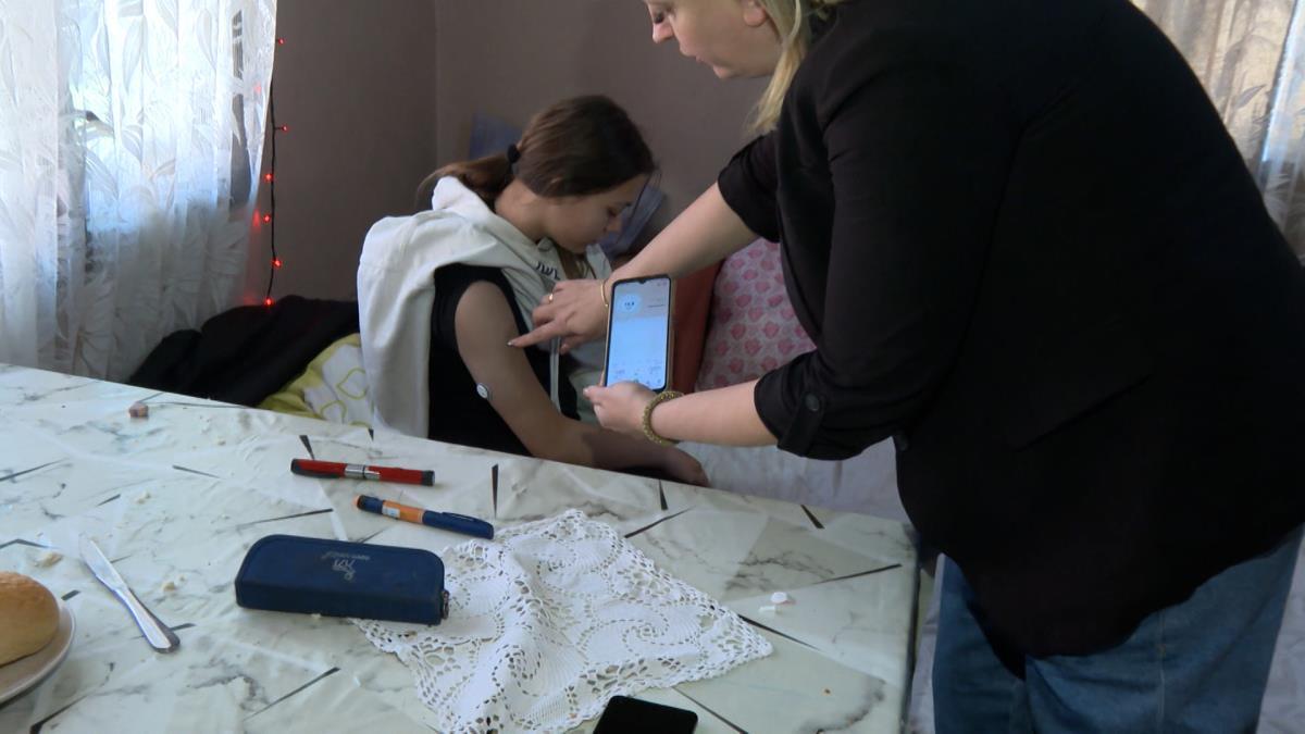 Read more about the article Pomoć samohranoj majci Dragani Milovanović i njenim ćerkama bliznakinjama.